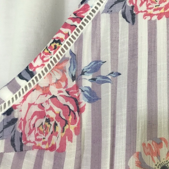 4 for $35 🍄 Candies Floral High Neck Handkerchief Hem Dress - Picture 4 of 12